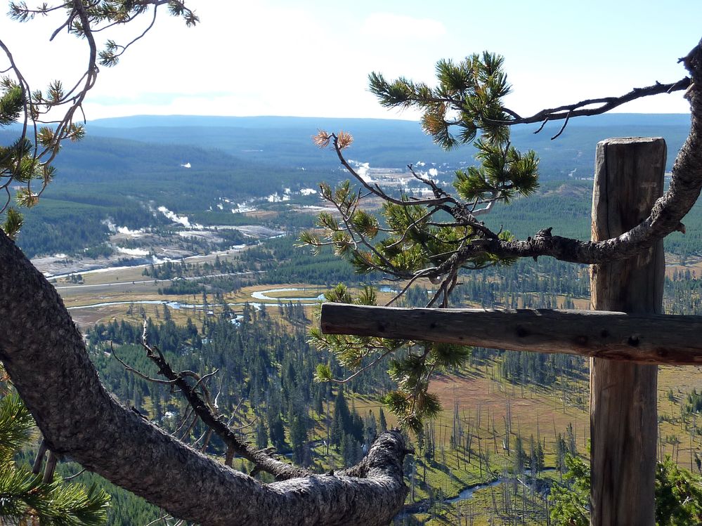 Yellowstone Biscuit basin (31).JPG